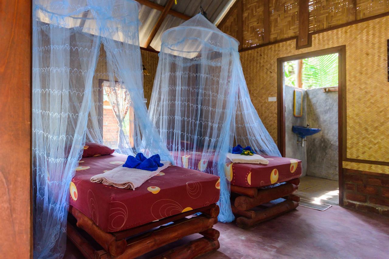 Rakkan Resort Ko Phra Thong ภายนอก รูปภาพ